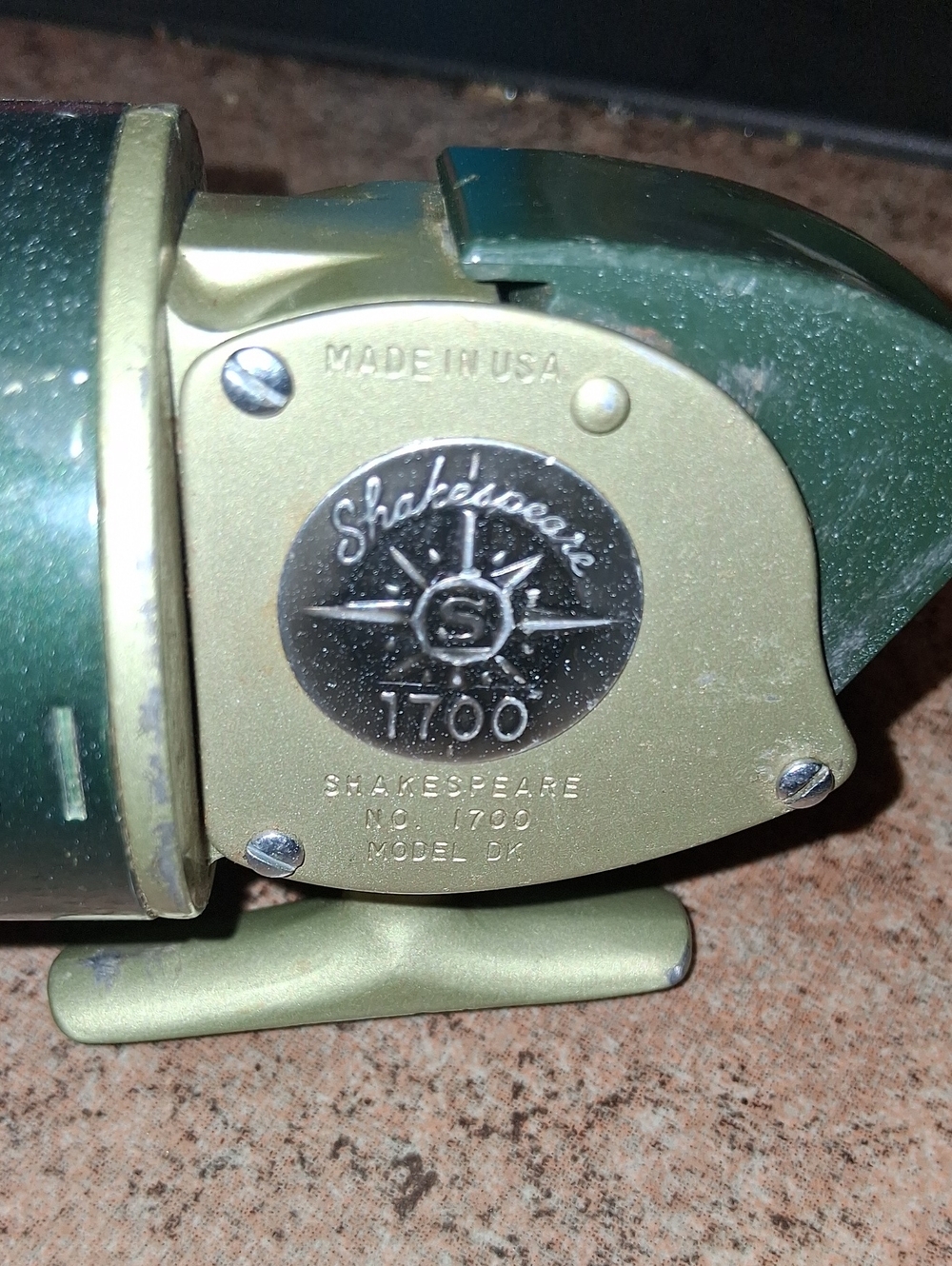 SHAKESPEARE 1700 Spinning Reel